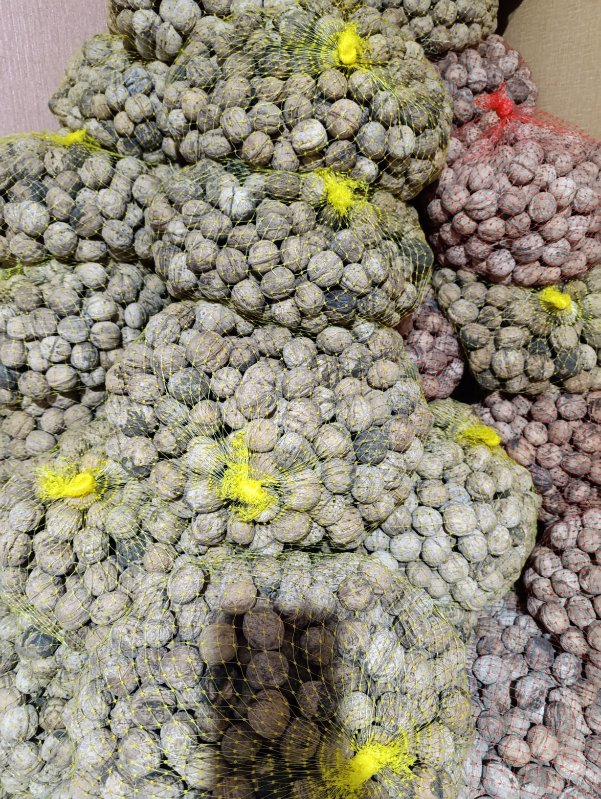 300کیلو گردوی اعلای تویسرکان 